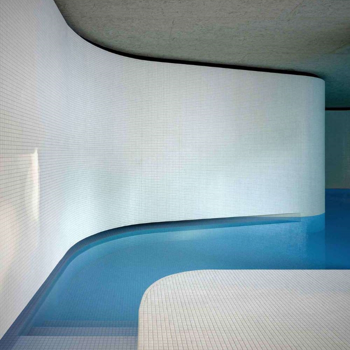 Act_romegialli+designs+indoor+swimming+pool+in+historical+Italian+home.jpg