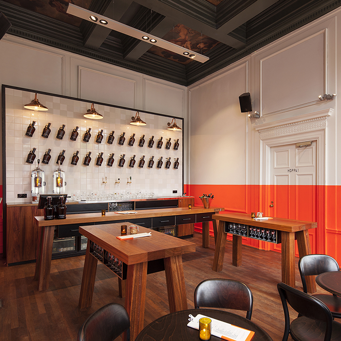Hoppa-Restaurant-Orange-Interiors-Concrete-Data-Amsterdam-KNSTRCT-B.jpg