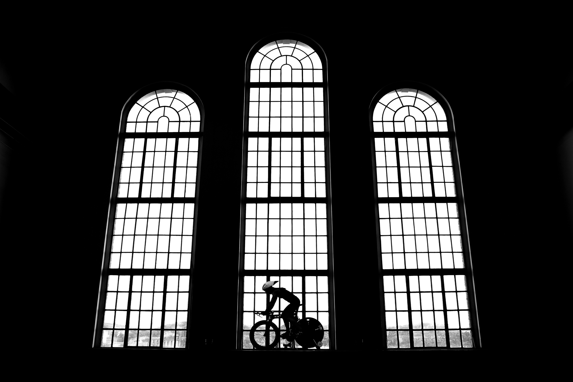 Gonçalo Barriga Photographer - Portrait of Triathlete Riding Bike