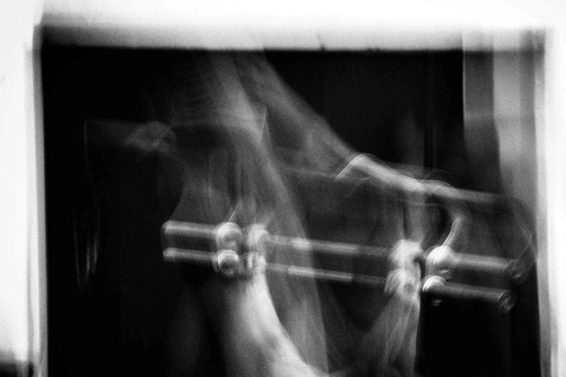 Gonçalo Barriga CrossFit Photographer - Weightlifting warmup