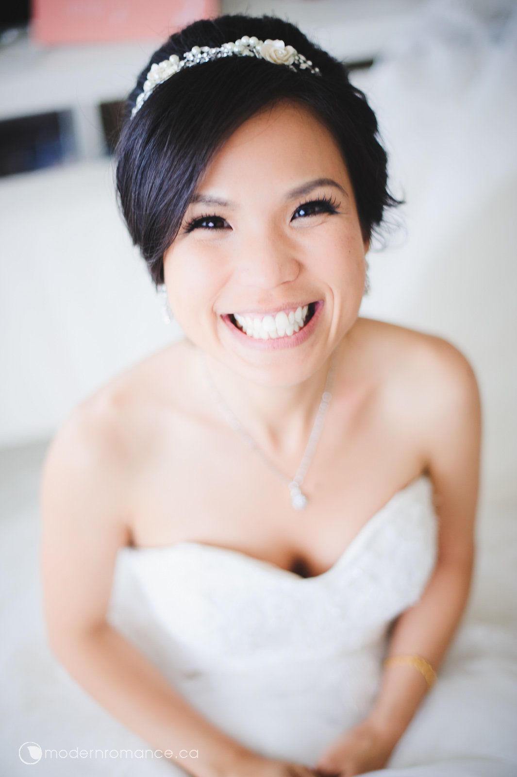 1.1 bride prep-0156.jpg