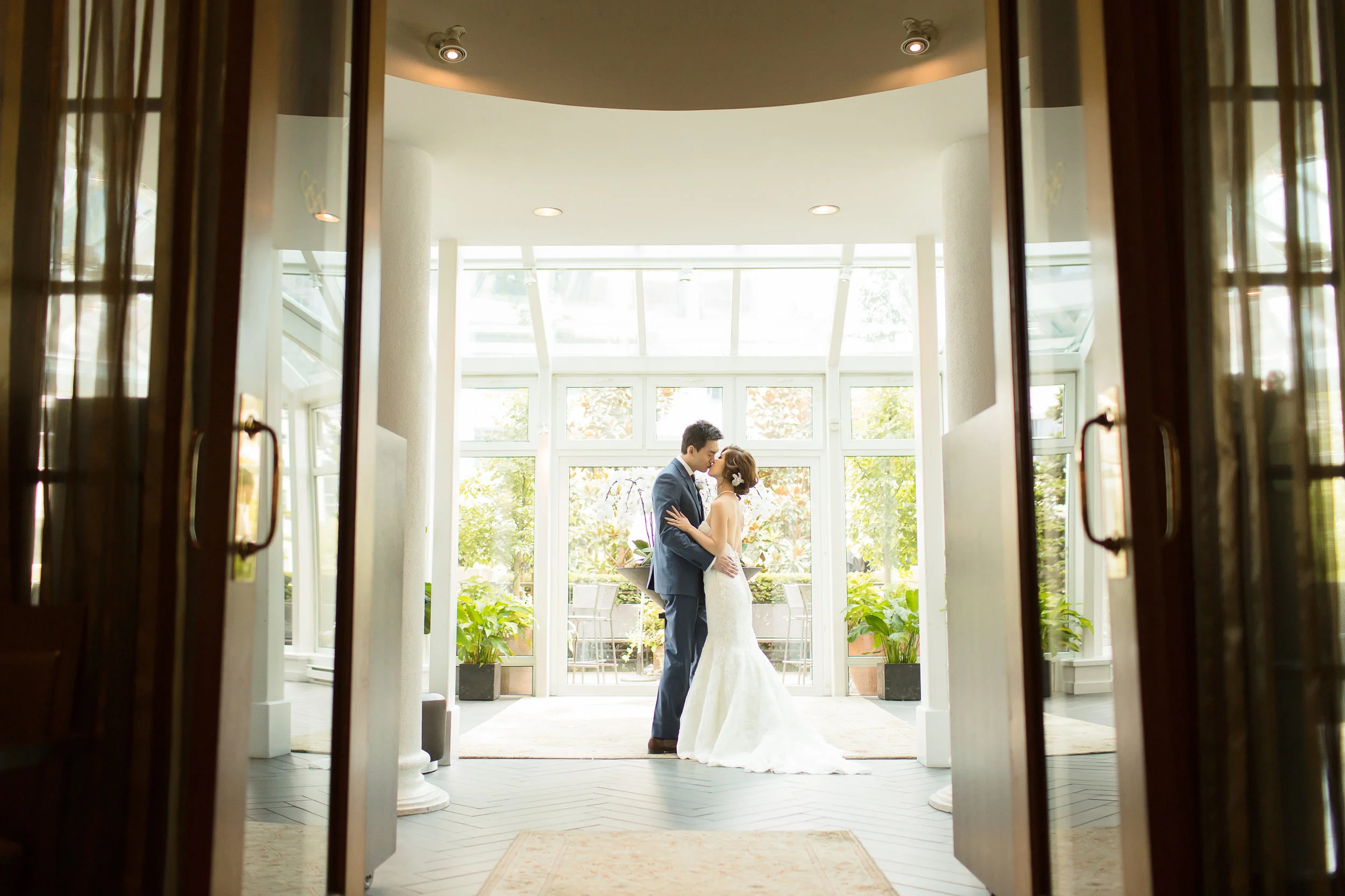 Lydia + Kenneth | Elegant Vancouver Club Wedding 