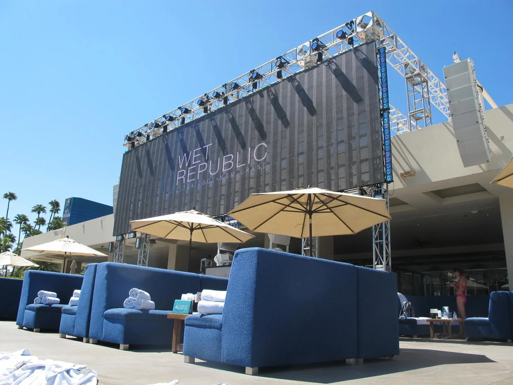 Vip Bottle Service Cost At The Coolest Dayclubs In Vegas