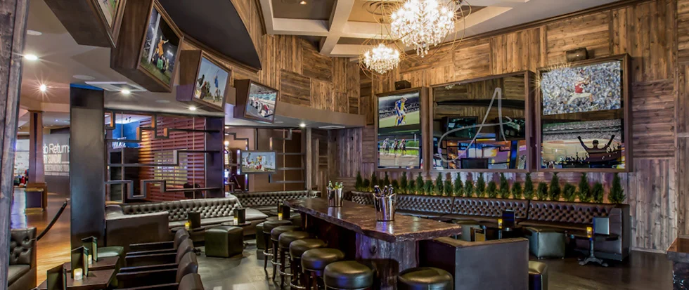 VIP bottle service just steps away from the Sportsbook? Yes, I'll take the 2nd quarter under, buy it down to 17.5. 