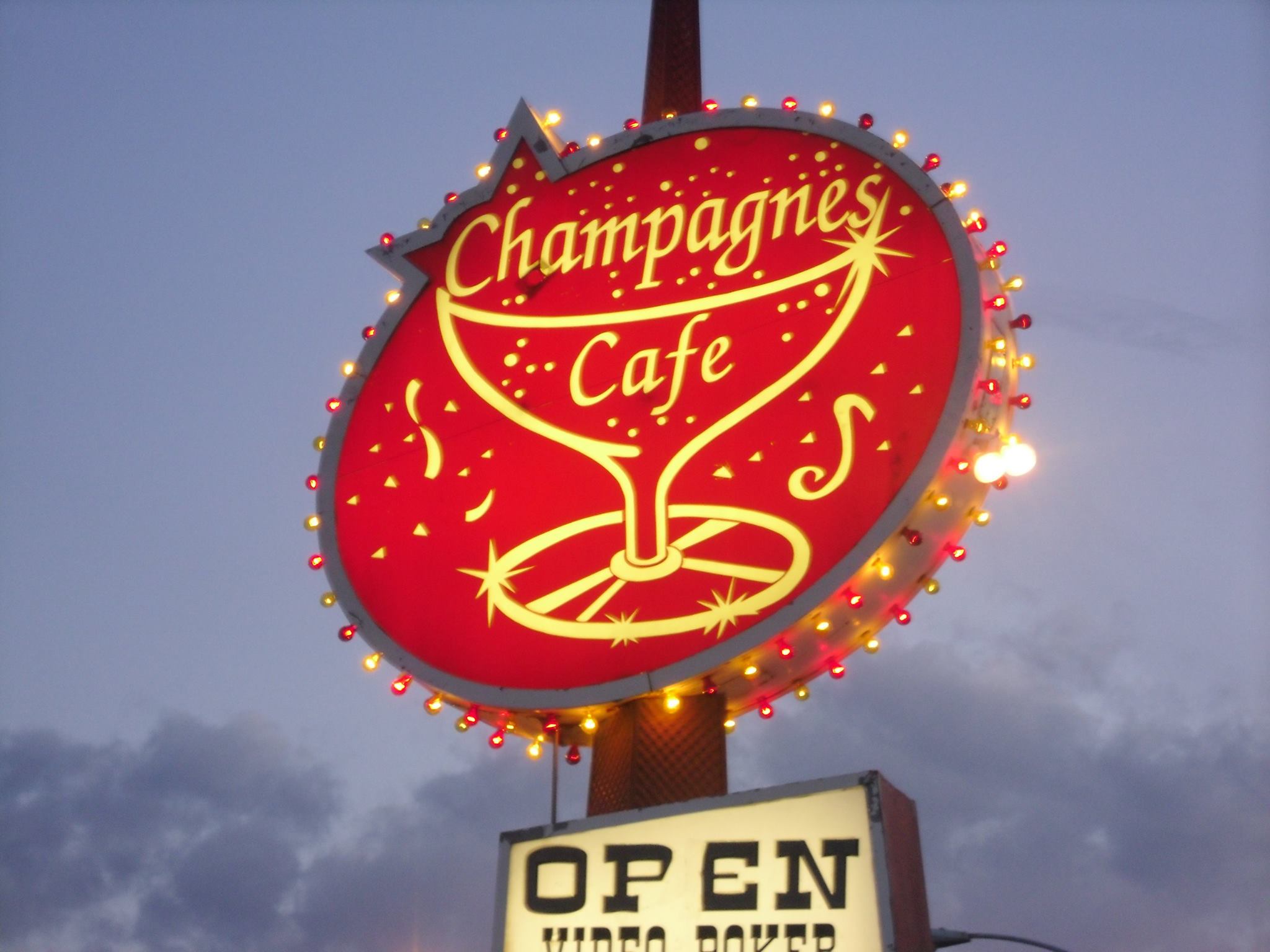 Champagnes Cafe
