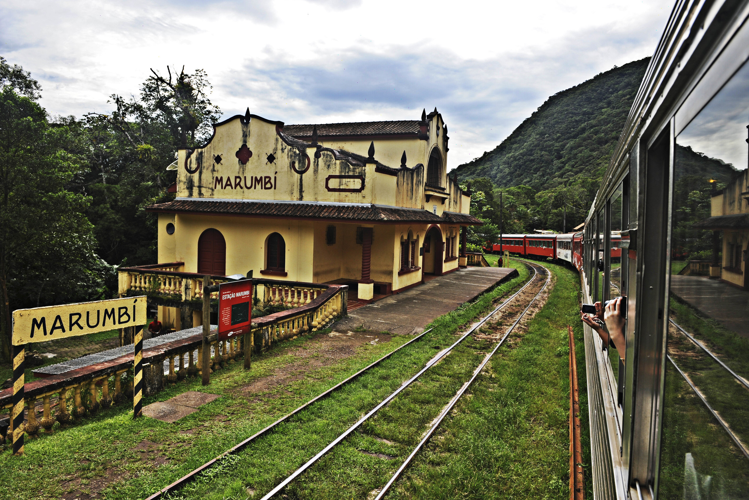  A Cervejaria Badebrown de Curitiba Pr, promovel uma passeio diferente Beer Train a onde os convidados foram levados para fazer um passeio de trem saindo de Curitiba a cidade histórica de Morretes no litoral paranaense, uma viagem de 110 Km pela mata