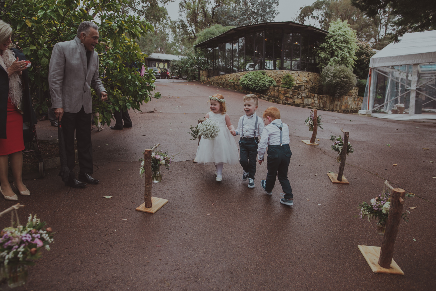 pageboys walk up the aisle