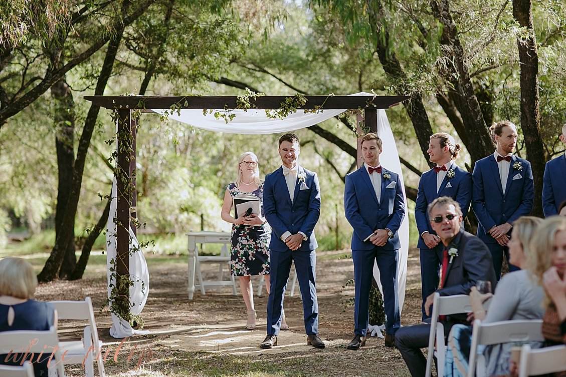 ferguson-valley-wedding-st-aidans-wines_0022.jpg