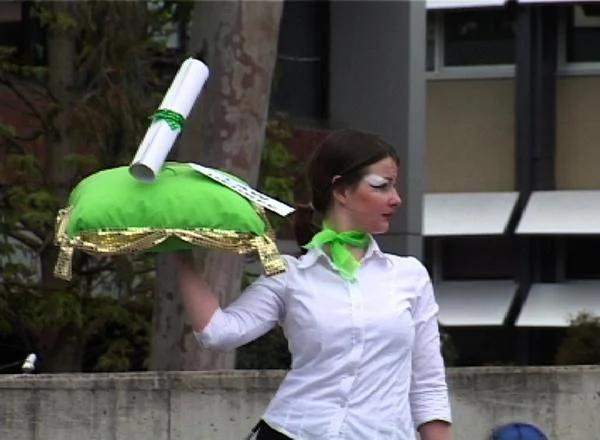 Get your degree, Pay full Fee ,
group devised outdoor interactive performance, Deakin University 2007