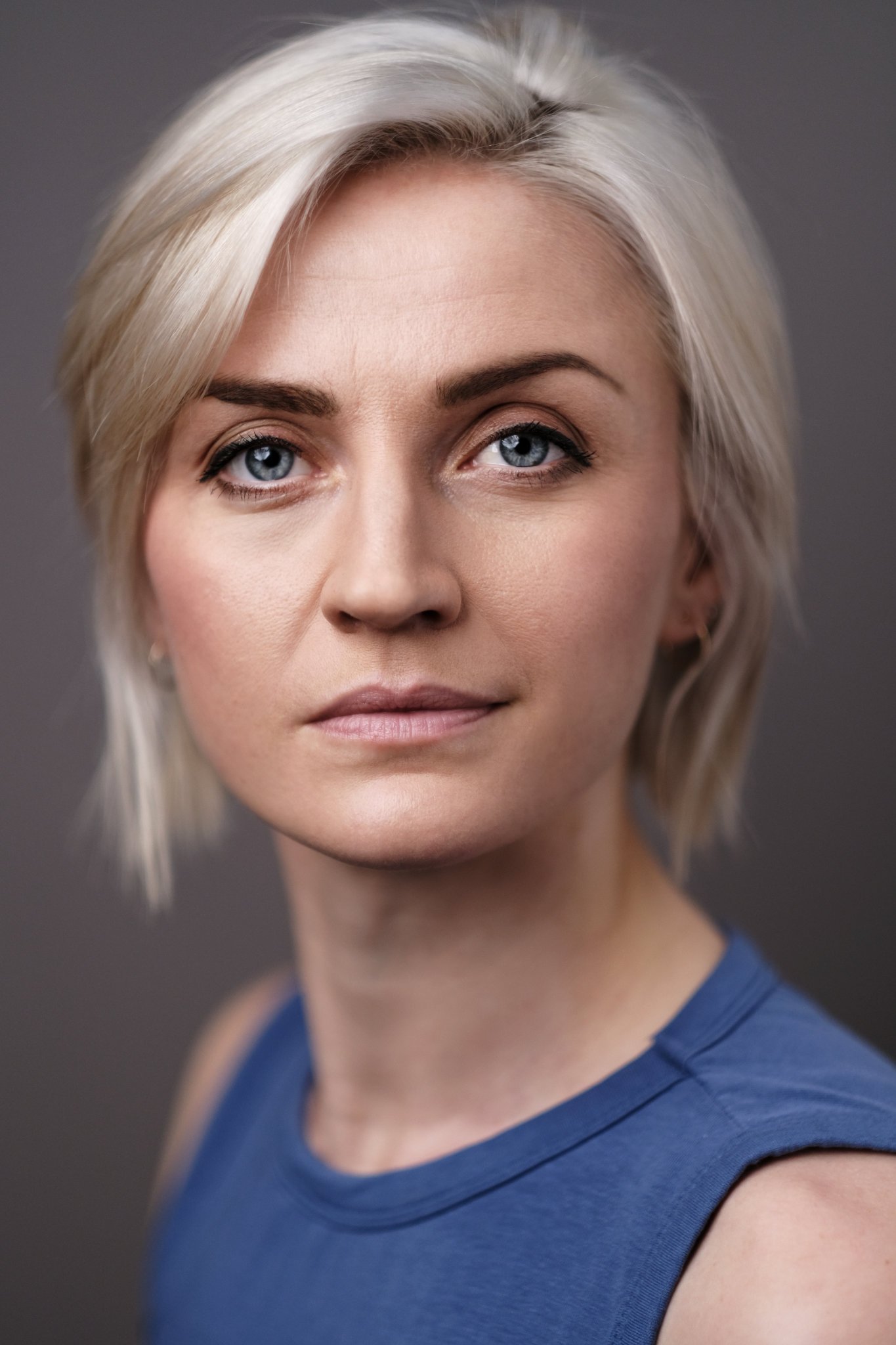 Zoe Headshot 1.jpg