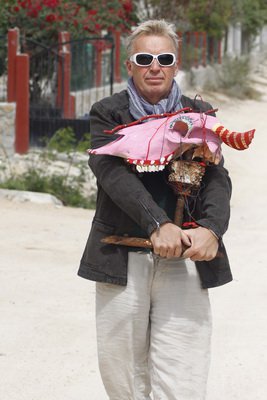  Scotty carrying his self portrait through the streets of Mexico in 2008. 