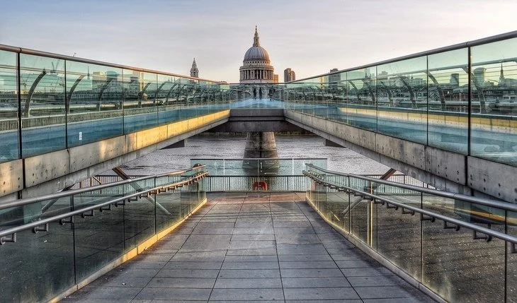 stpauls_bridge.jpg