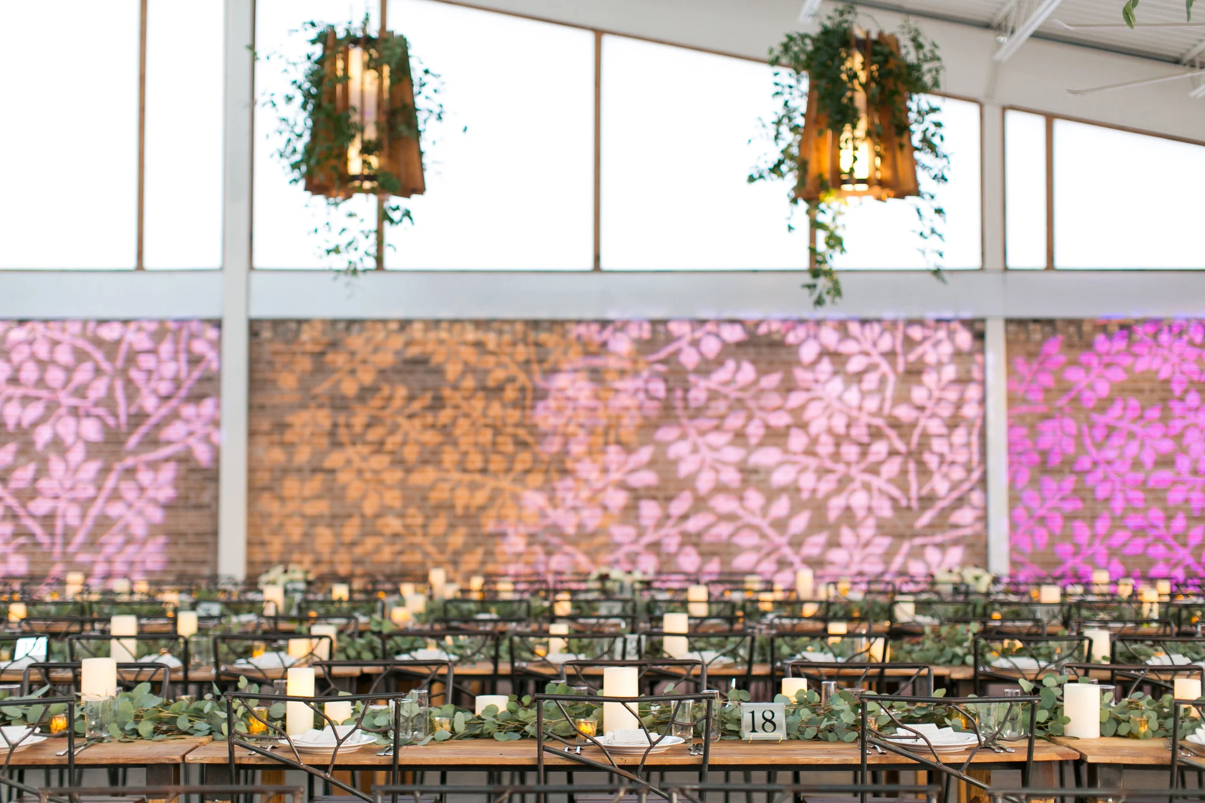 Photo: Janeane Marie Photography // Florals: STEMS Floral & Design // Lighting: Illios