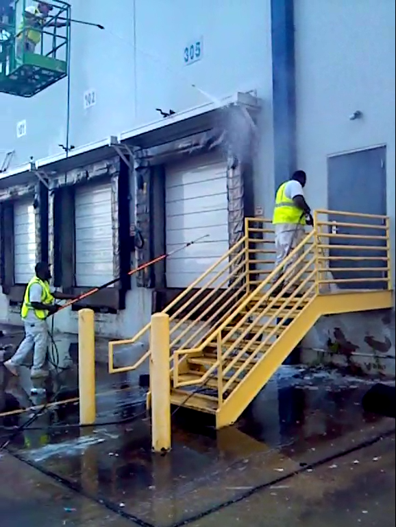 Commercial Pressure Washing.png