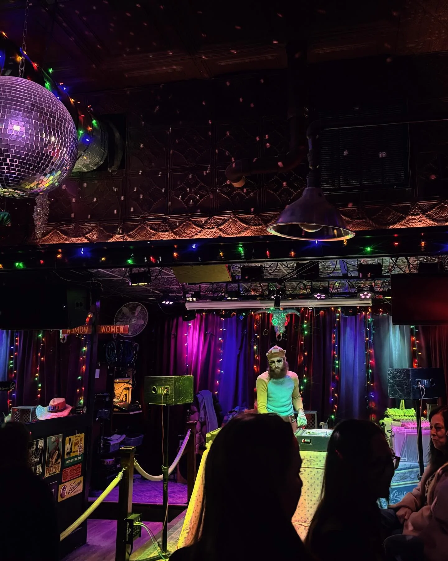 Another disco night with @soundvalentine in the books 🕺

#stillpartners #seacliffny #disconight #longislandbars