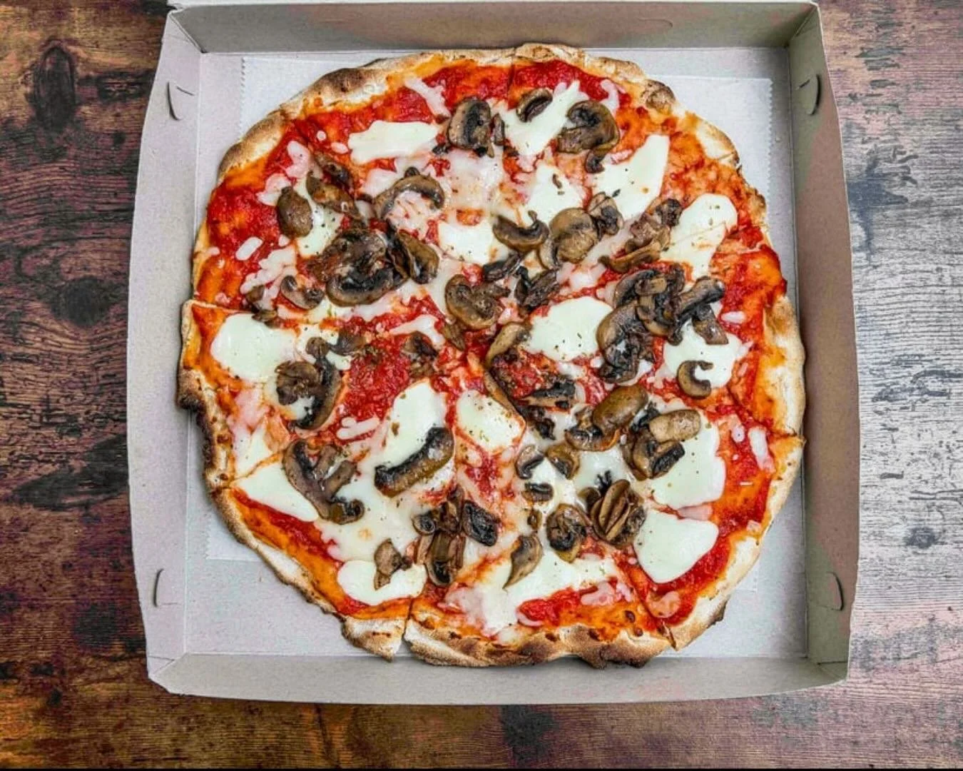 End the week the right way - pizza, drinks, and good company at SP🍻 

Live music with @rays_no_quitter starts @ 8 pm 🎶

📸 via DoorDash
#longislandbars #barfood #longislandfood #stillpartners #seacliffny