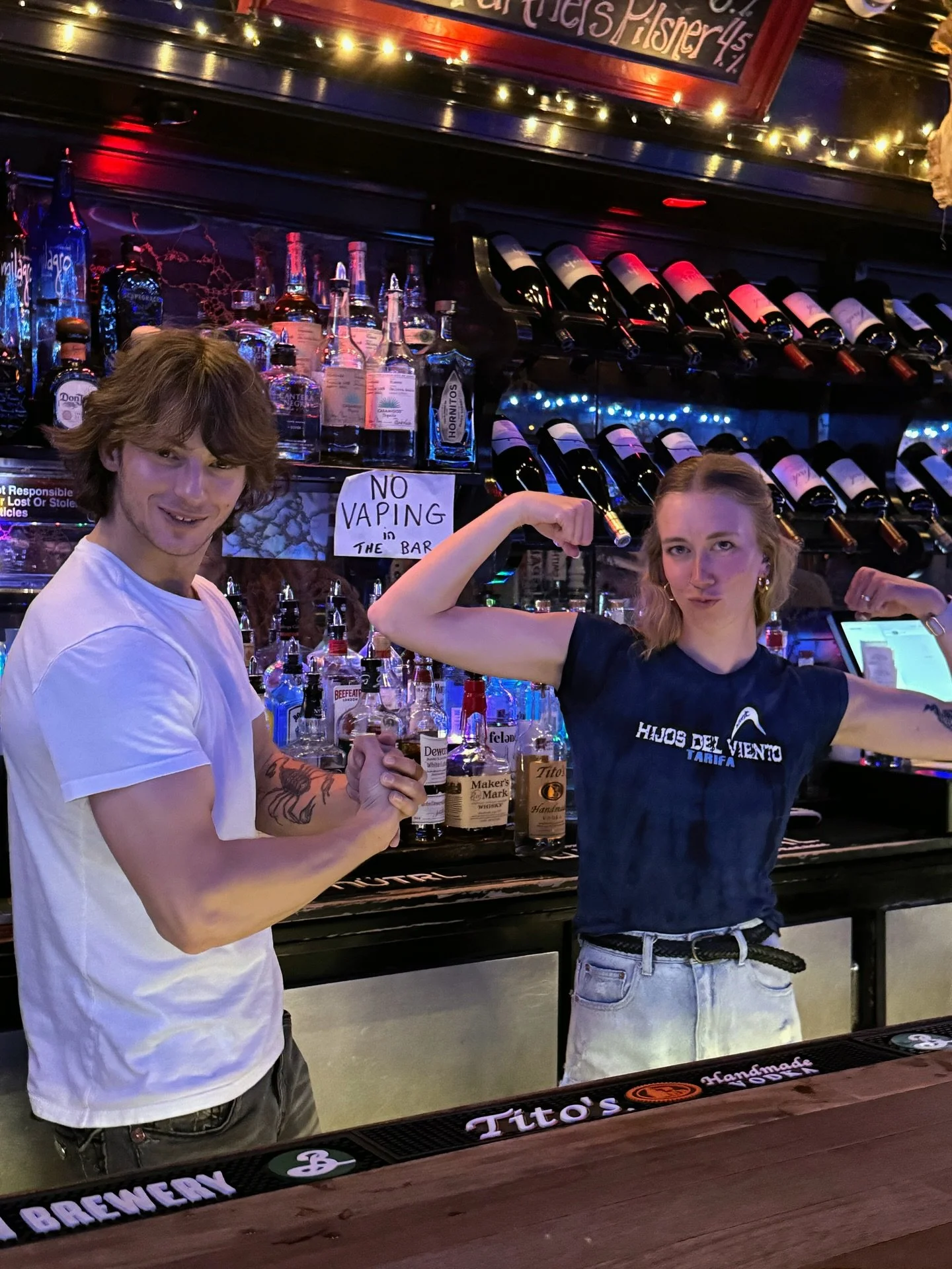 Grab a burger &amp; beer for $16 cash 🍔🍻 Monday nights, dine in only.

#stillpartners #longislandbars #seacliffny