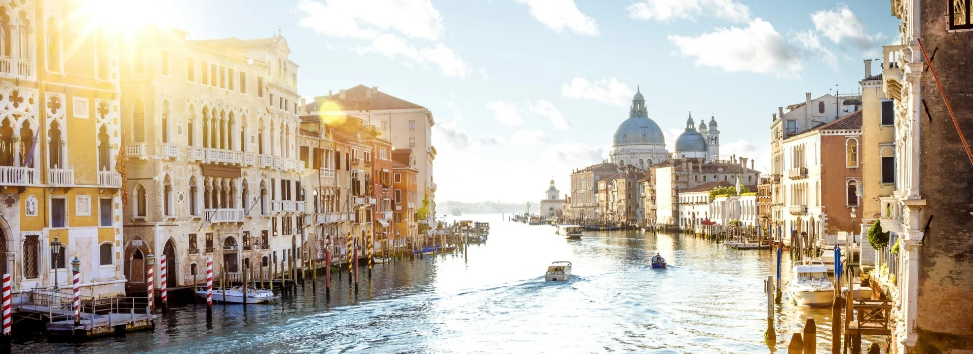 venice-landscape-photo-of-academia-bridge-on-grand-canal-1508929576-1920X700.jpg