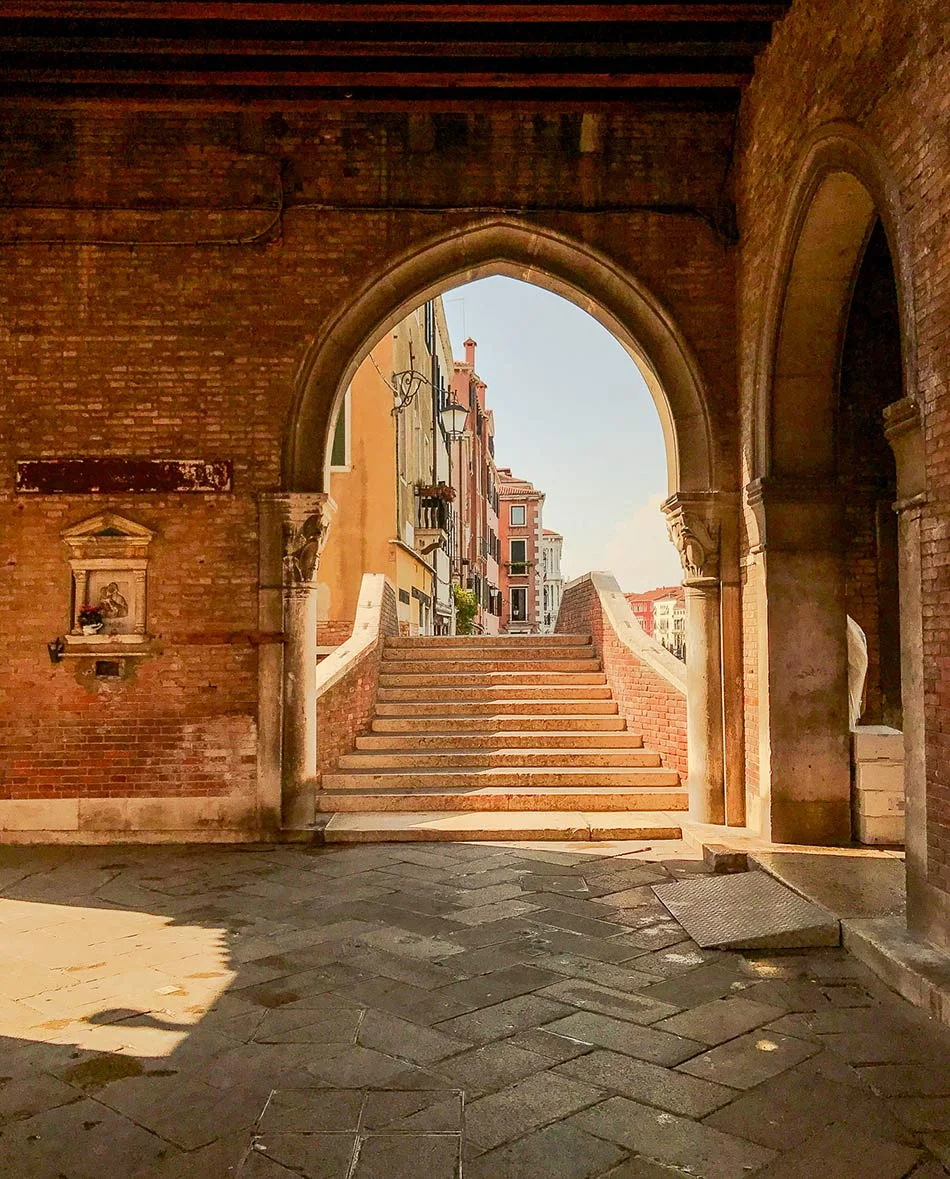 The-old-merchant-fish-market-of-Venice.jpg