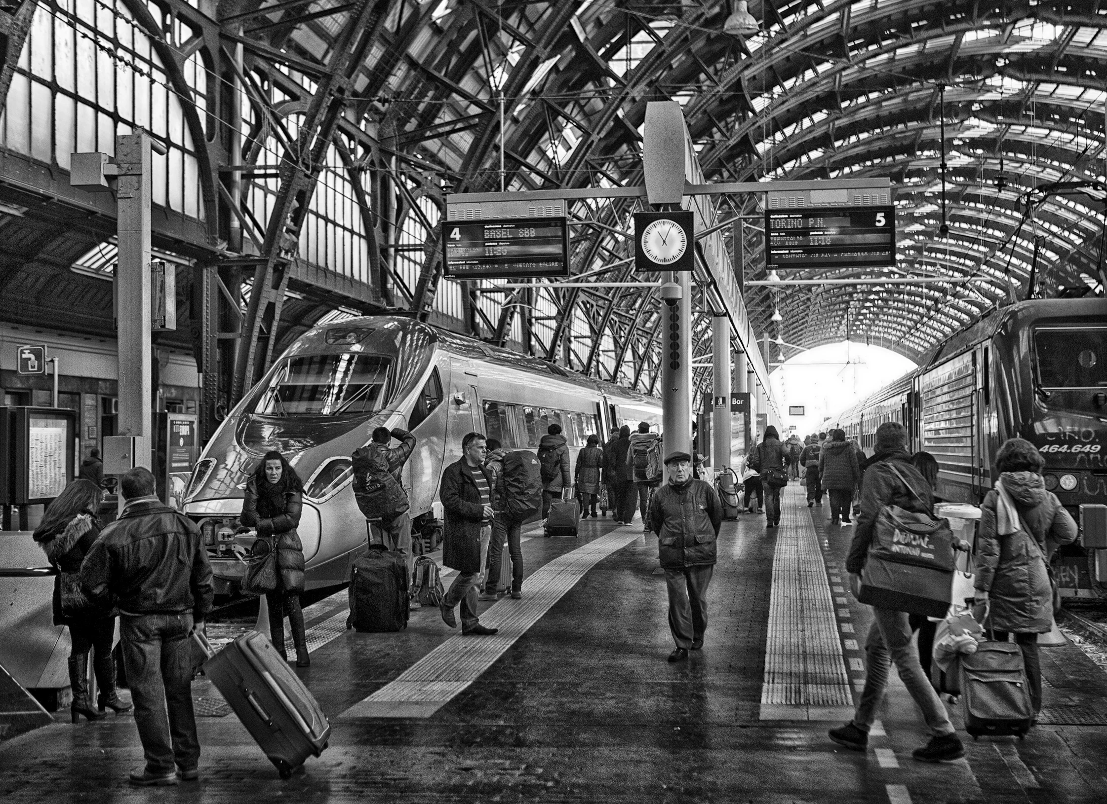 MIlanTrain0I4A2499BW.jpg