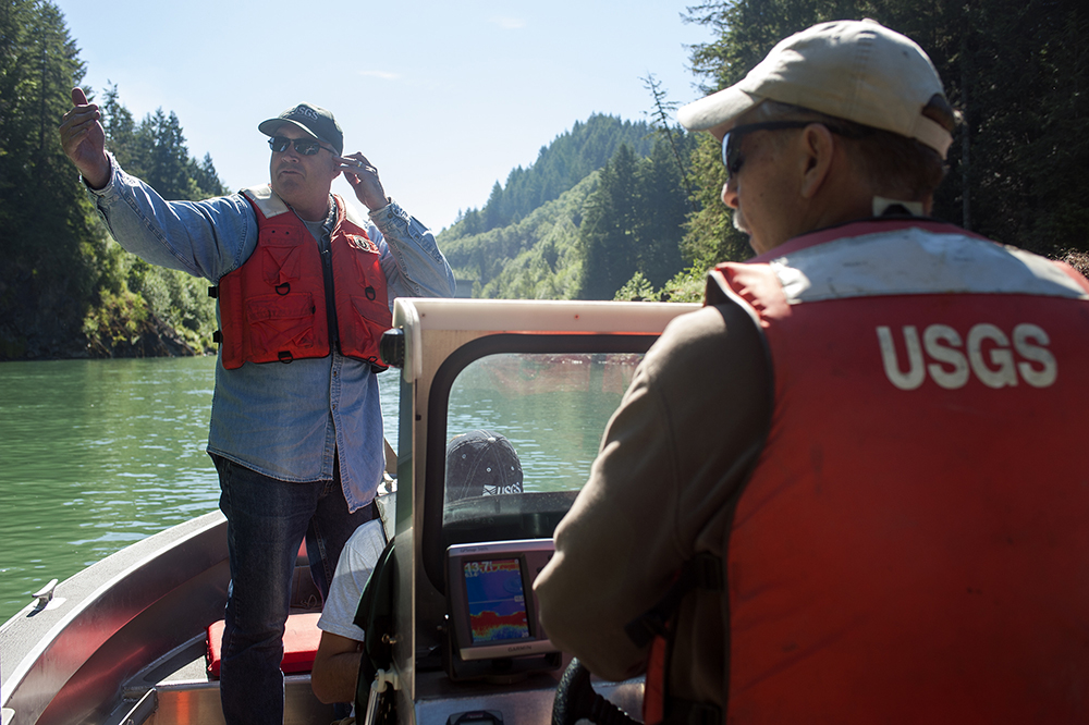 news.cowlitztrip.day6&7.usgs.water.test.phc3.jpg