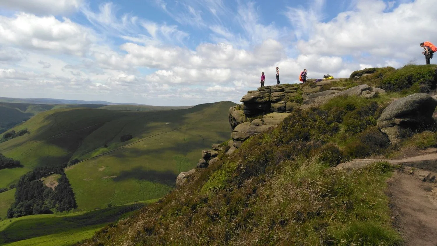 WATCH: Students enjoy Duke of Edinburgh challenges