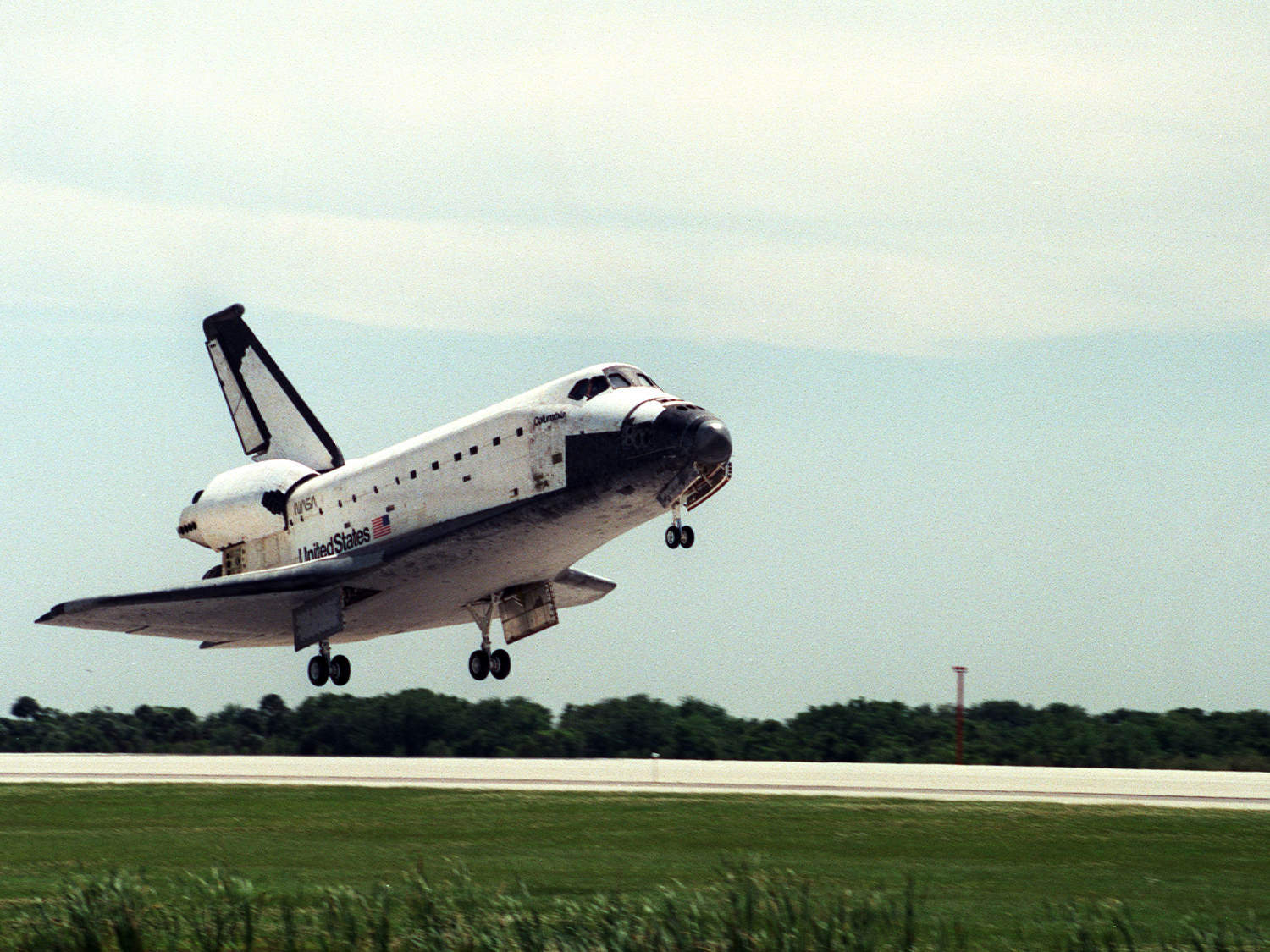  Landing of Columbia at conclusion of STS-83 mission on April 8, 1997. 