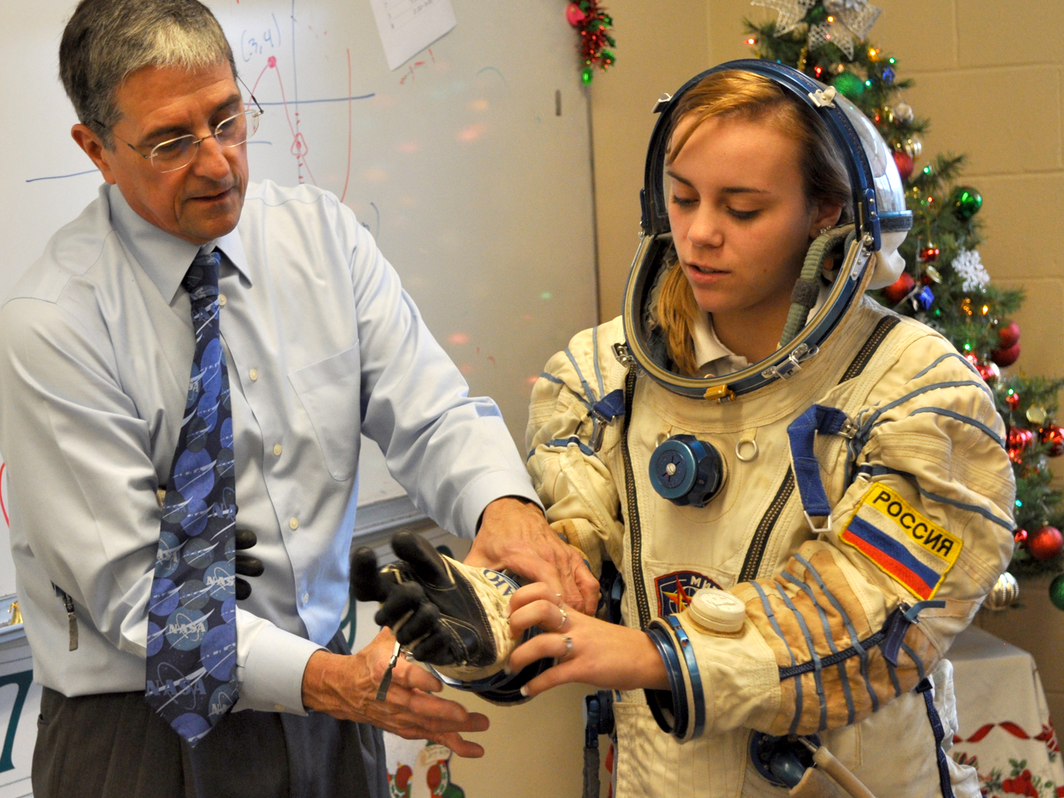  Learning how spacesuits protect astronauts. 