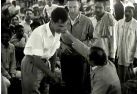 BILL LE PAGE saying farewell to Avatar Meher Baba in 1954 after the "Three Incredible Weeks" gathering in Meherabad, India.