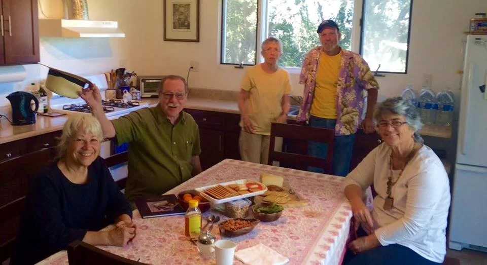 AT THE KITCHEN TABLE (left to right) Ginger Glasky, Charles Mills, Phil and Ina from Santa Barbara, and Linda Mills. (Photo: Buzz Glasky, 2014)