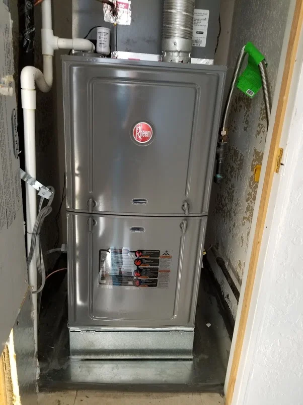 NEW HEATING/AIR CONDITIONING SYSTEM for the Visitor Center/Caretaker Quarters. (Photo: Margaret Magnus, April 2018)