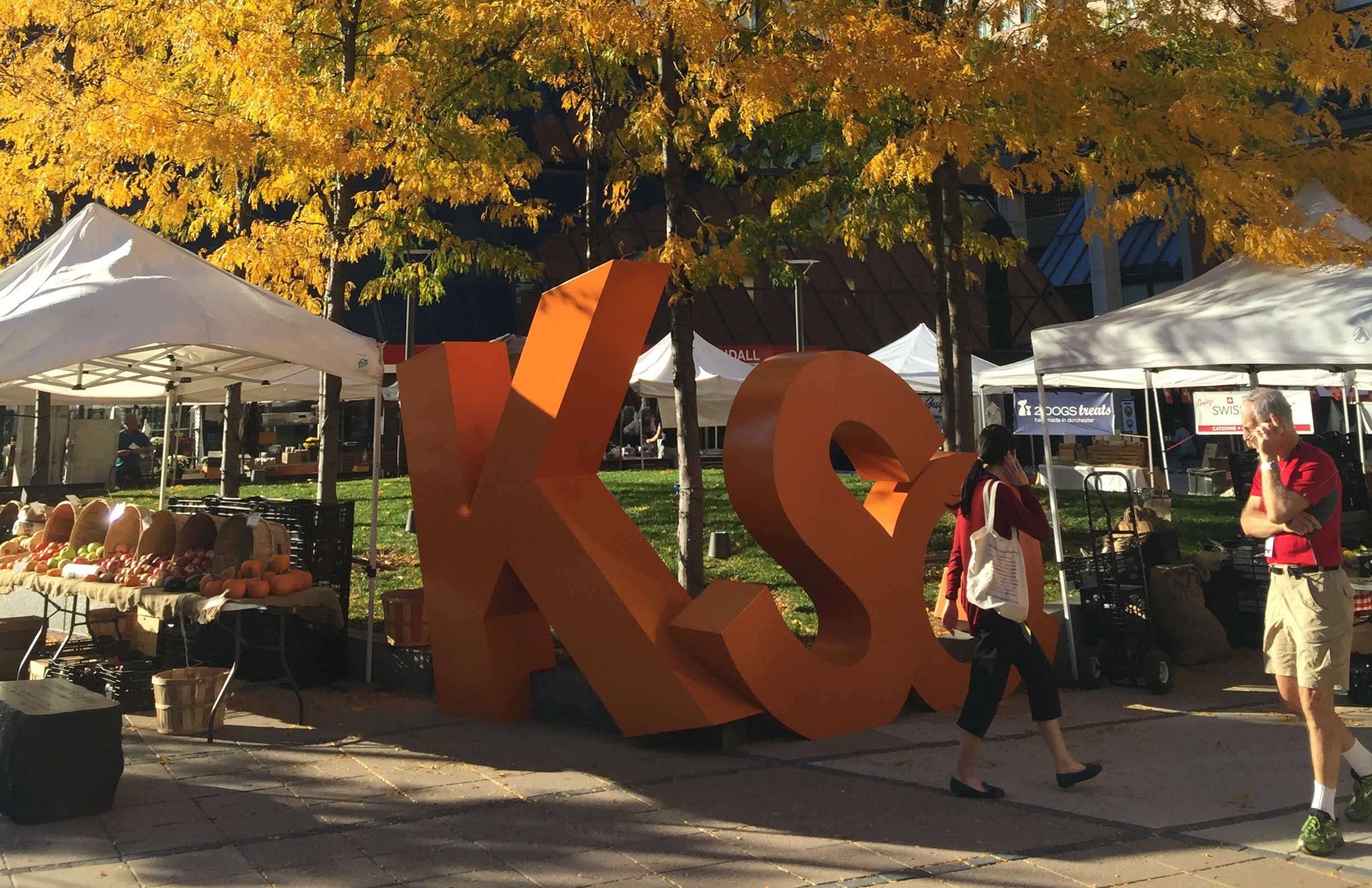 Farmers Market at Kendall Square Plaza