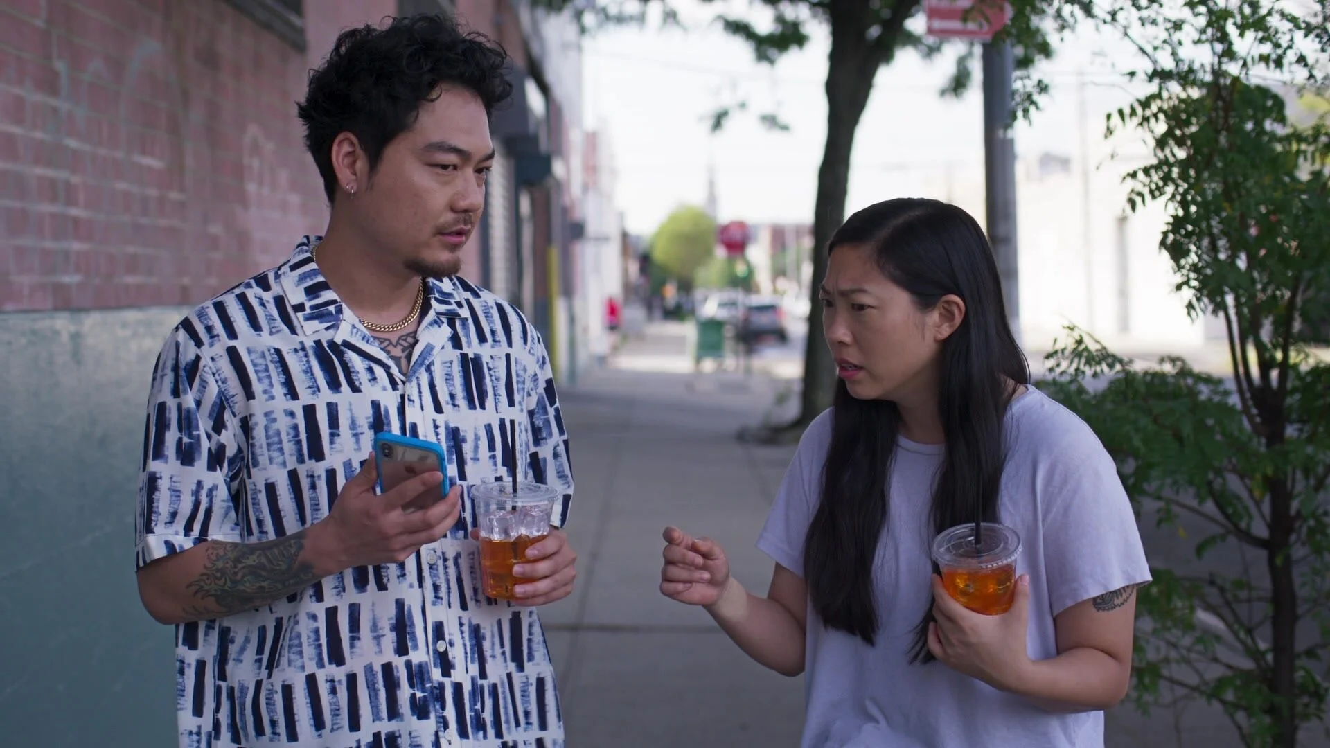 Apple-iPhone-Mobile-Phone-in-Awkwafina-Is-Nora-from-Queens-Season-1-Episode-6-Vagarina-2020.jpg