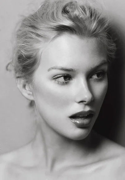 Emma Ishta by Romer Pedron