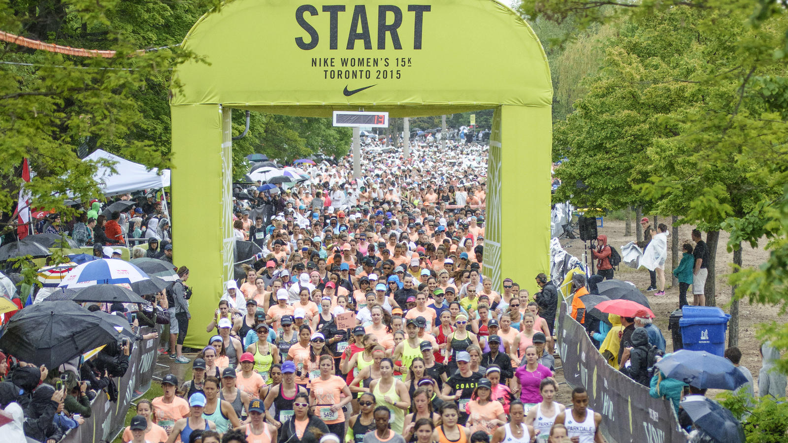 NikeRunning_NikeToronto_Start_native_1600.jpg
