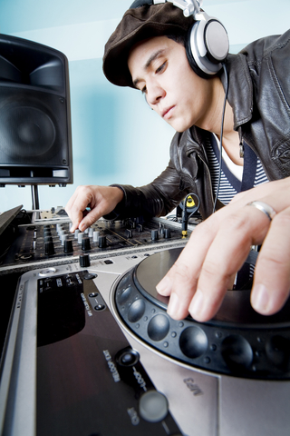 dj.jpg
