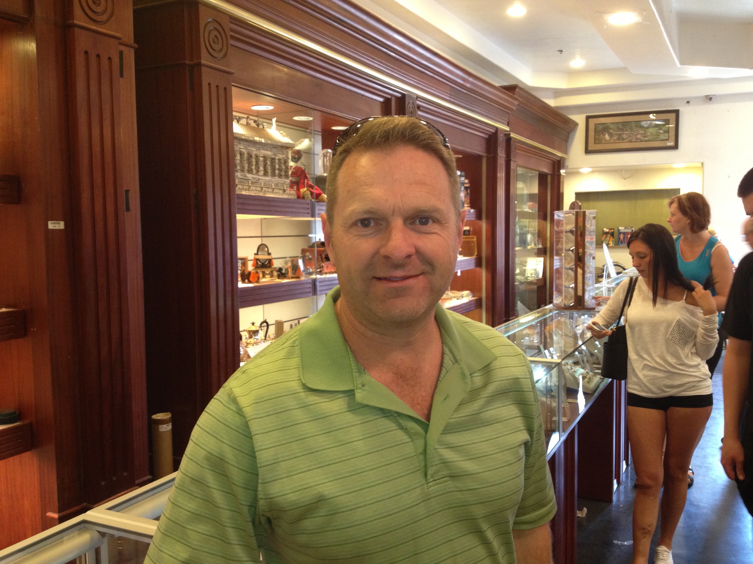MJ at Las Vegas Pawn Stars store