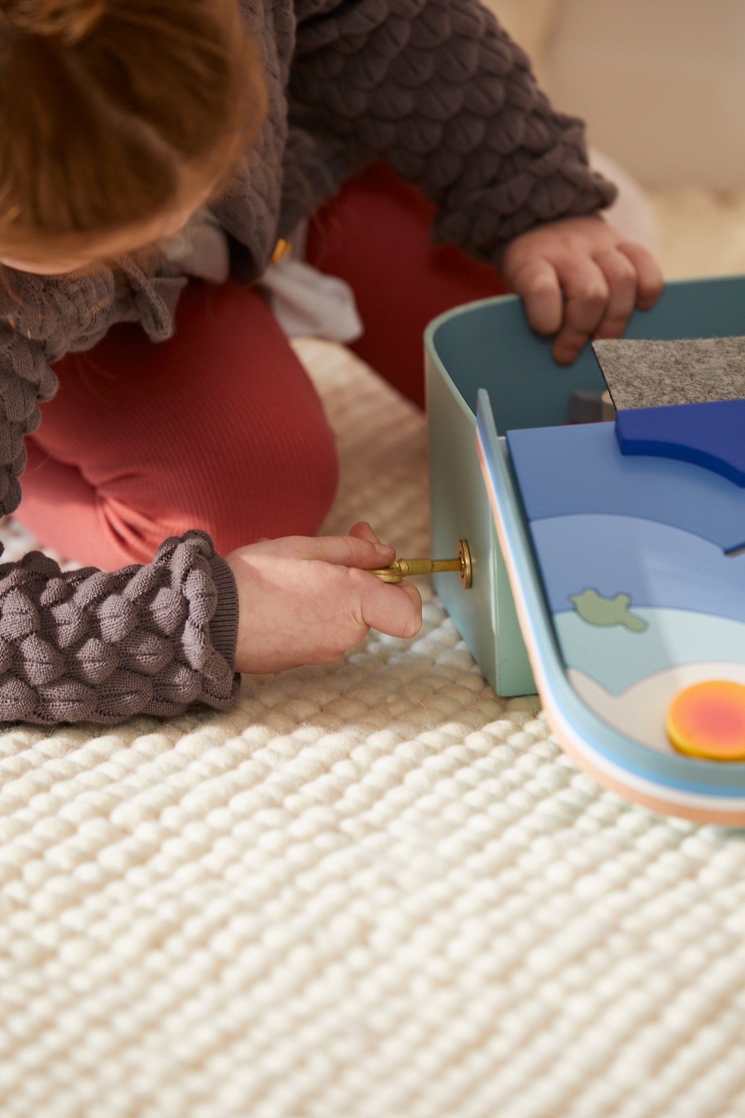 educational_toy_suitcase_ocean_key_motor_skills_development_play_sustainable_shapes_colours.jpg
