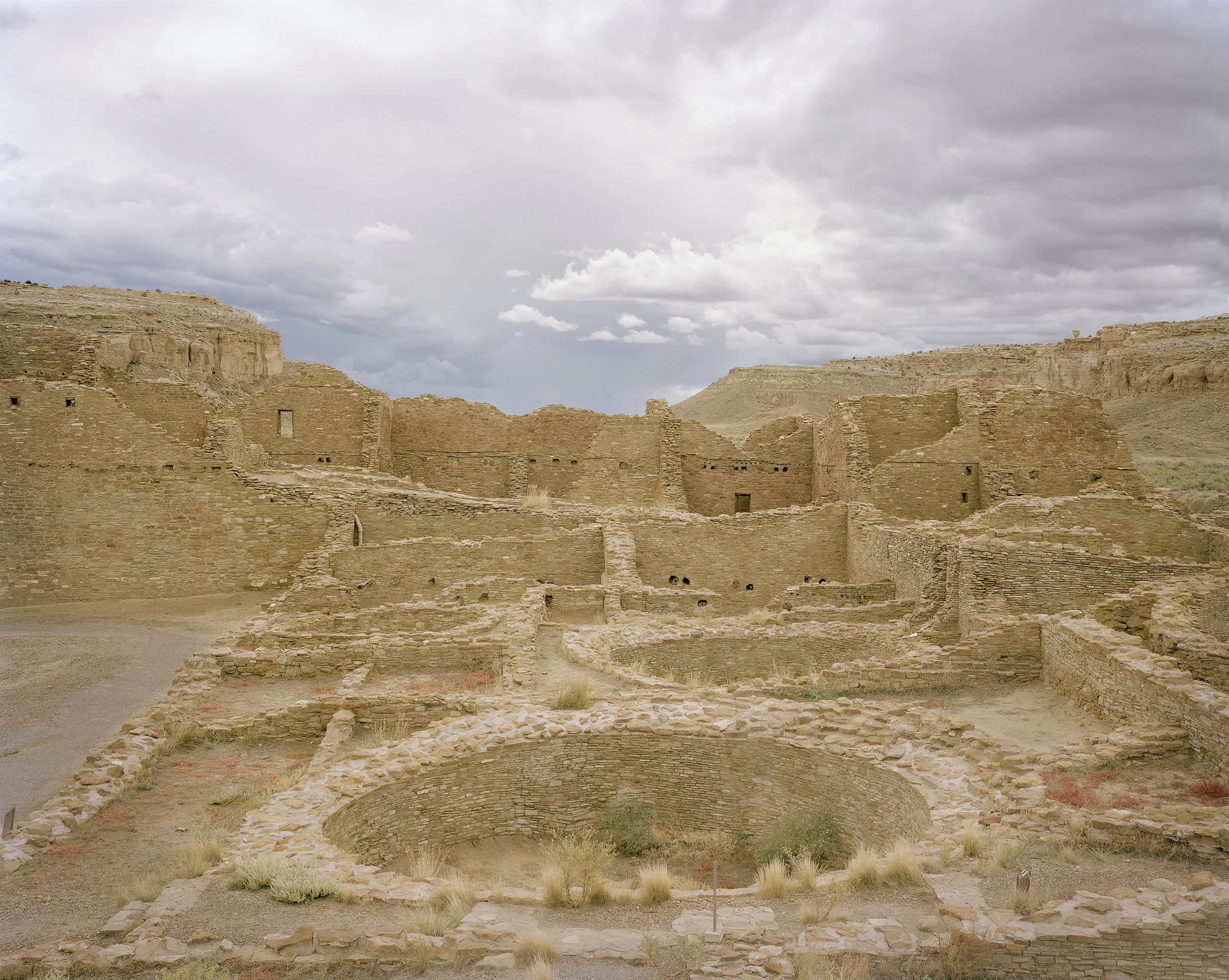 Chaco Ruin-Pueblo Del Arroyo .jpg