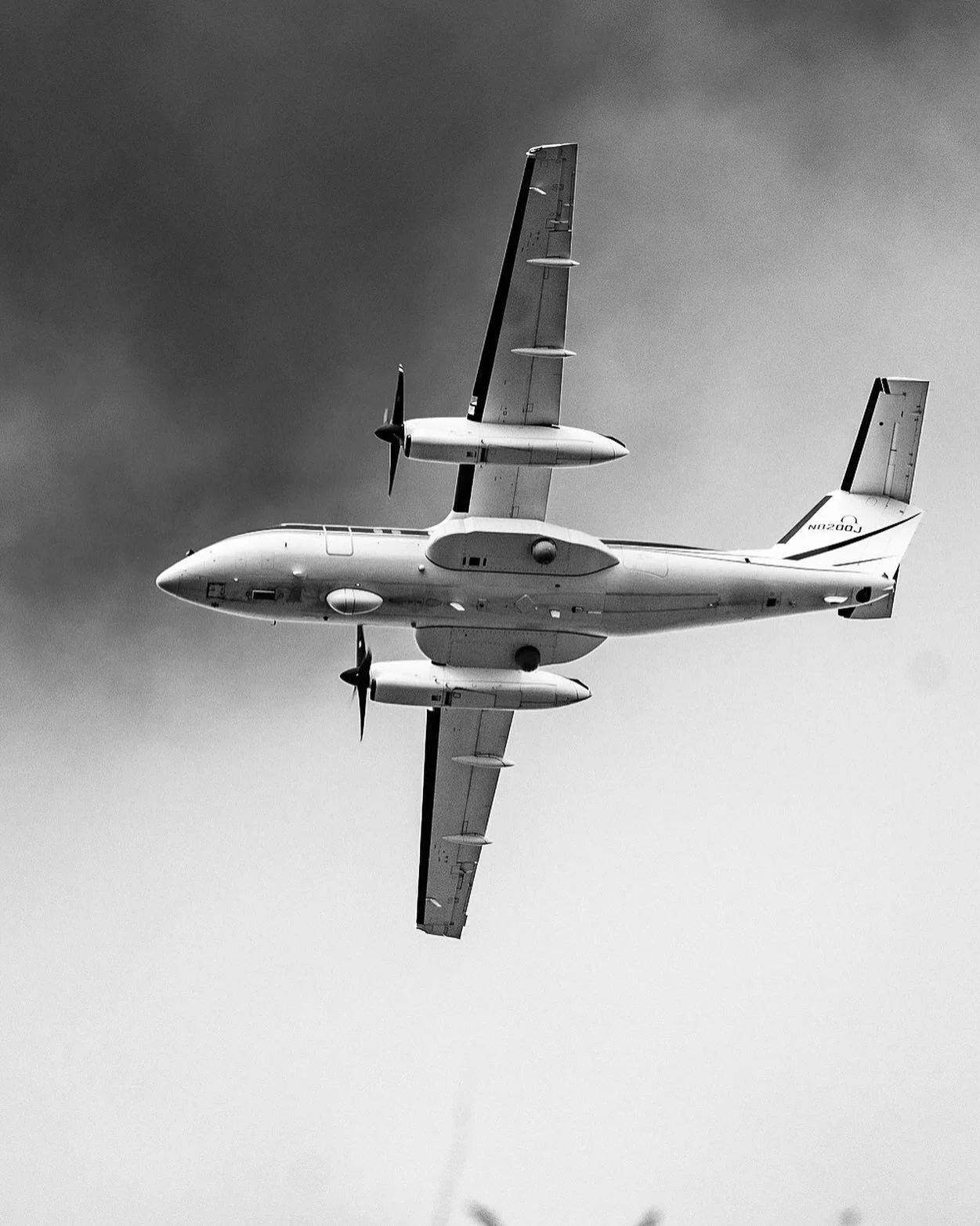 Low altitude wake up call from @dynamicaviationgroup over my house this morning. Beautiful Dash-8 plane.