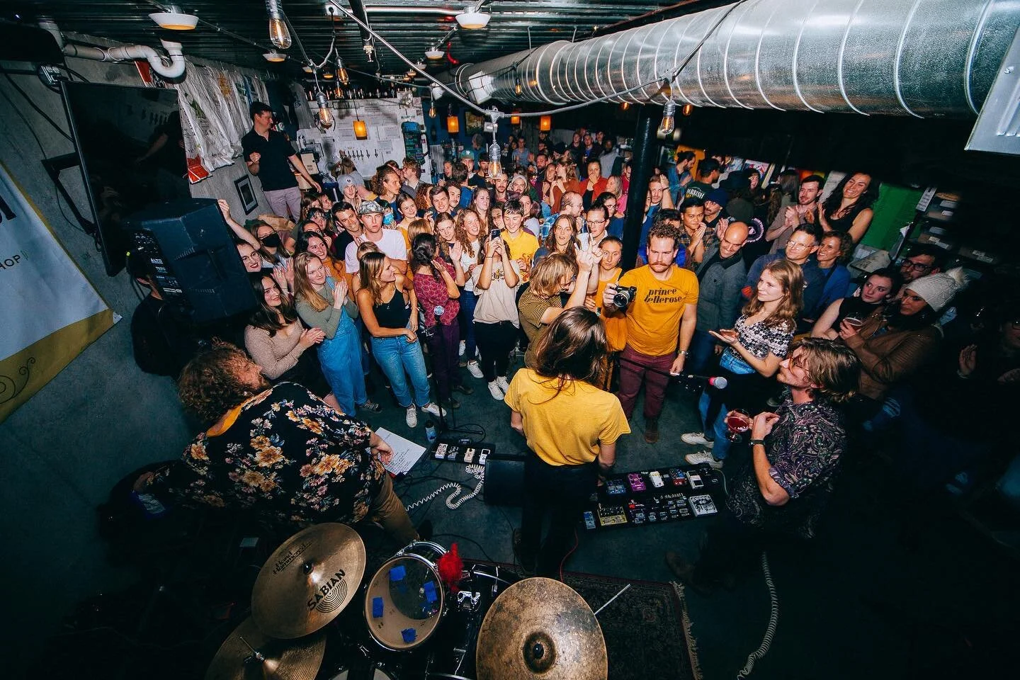 🍊@princebellerose !!! We&rsquo;re gonna friggin miss u @chiseled_glutes 🤟

#harrisonburgva #harrisonburgart #downtownharrisonburg #virginiaisforlovers #harrisonburg #harrisonburgphotographer