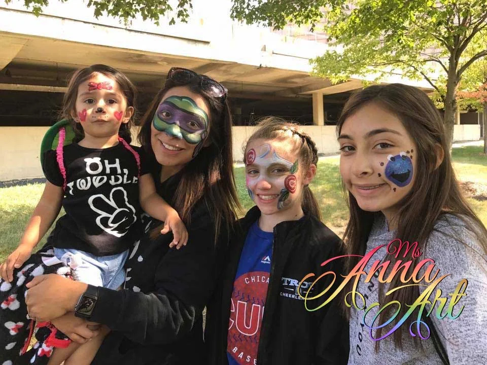 Ms Anna creates designs custom for your theme or favorite icon!! 