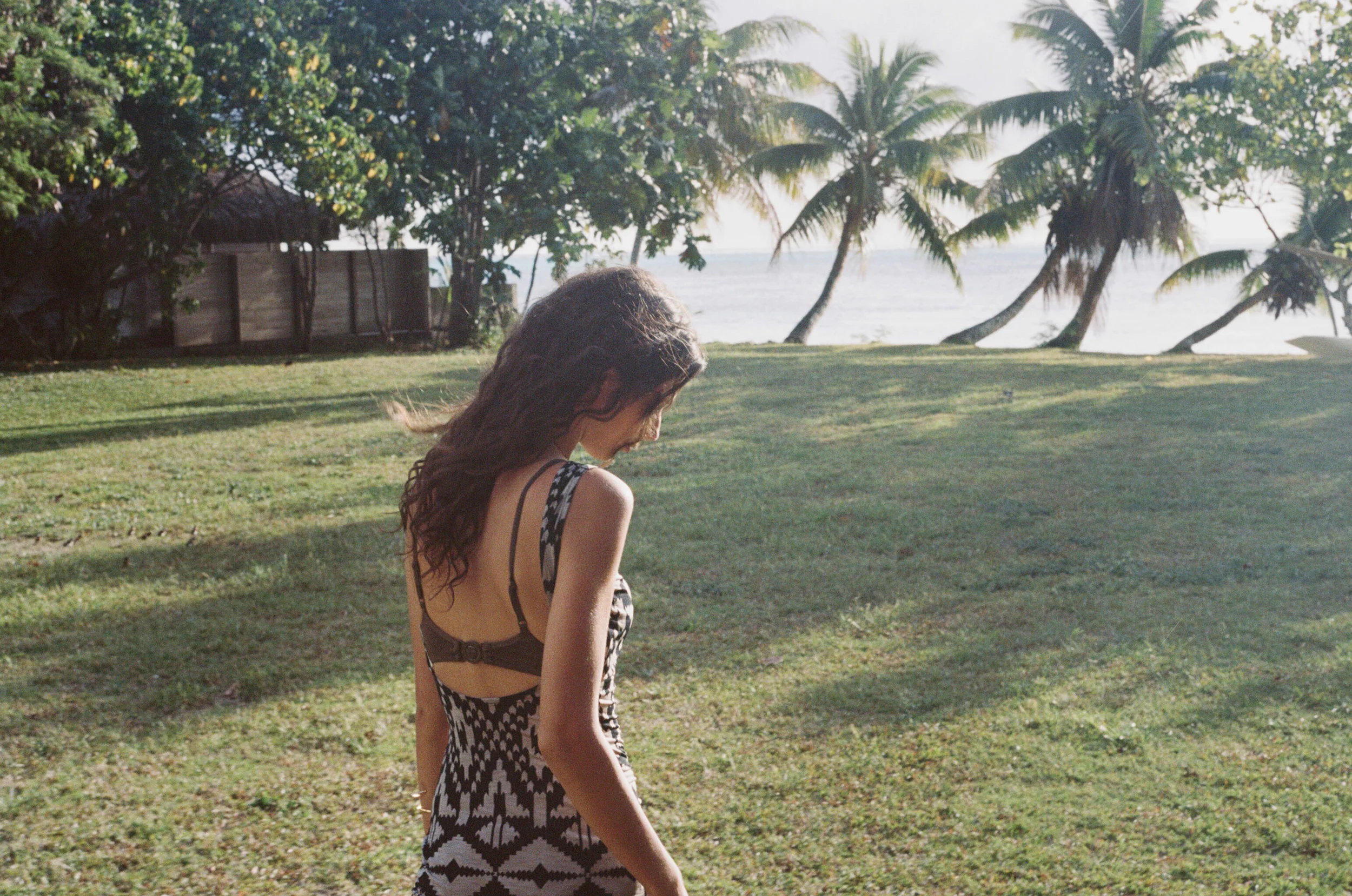 tahiti-model-lifestyle-walk-patrick-fraser.jpg