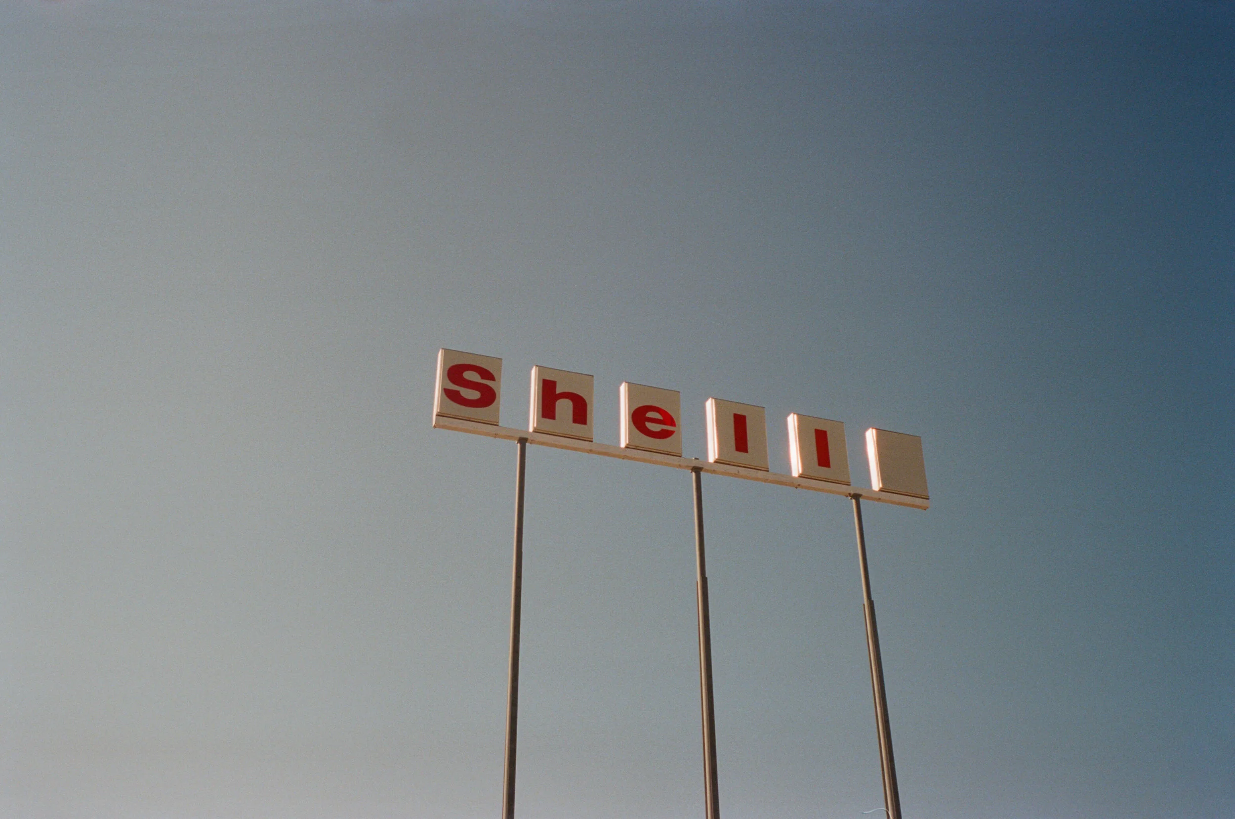 shell-sign-landsscape-patrick-fraser.JPG