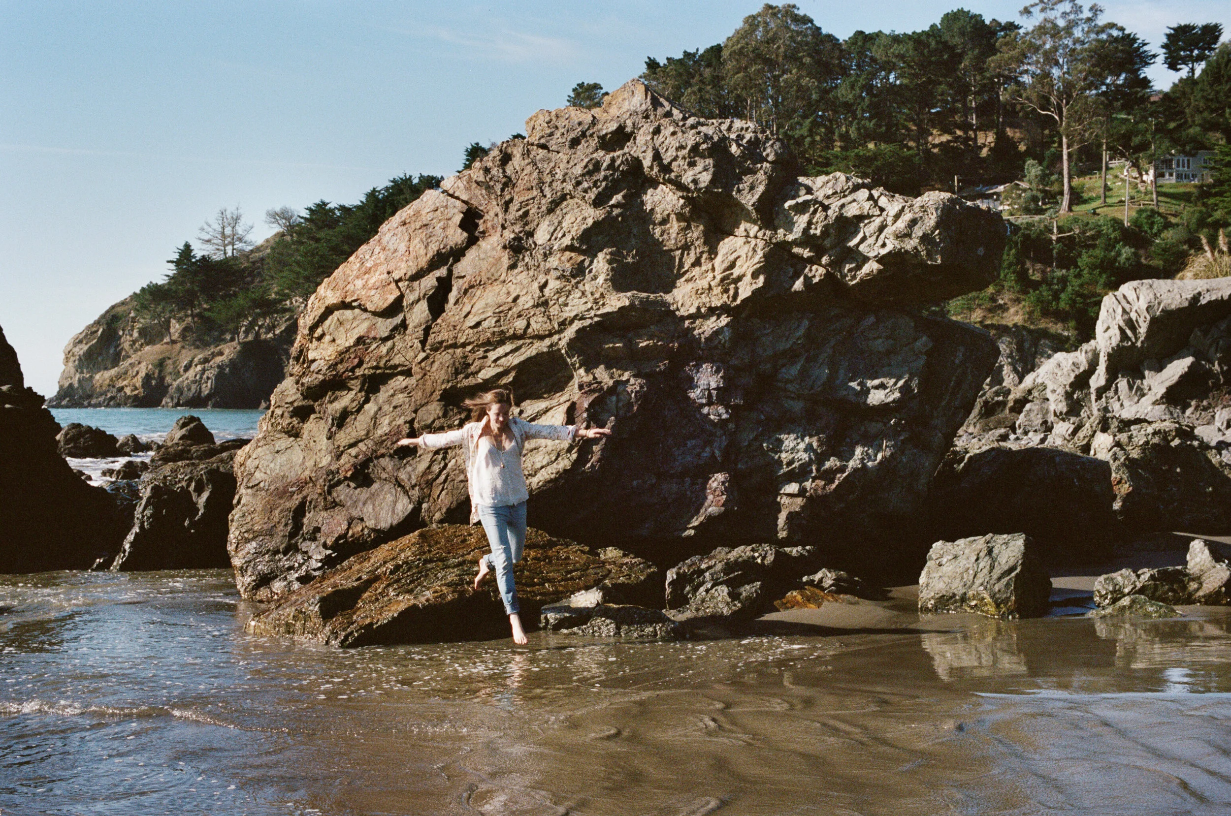 elle-jump-rocks-patrick-fraser.JPG