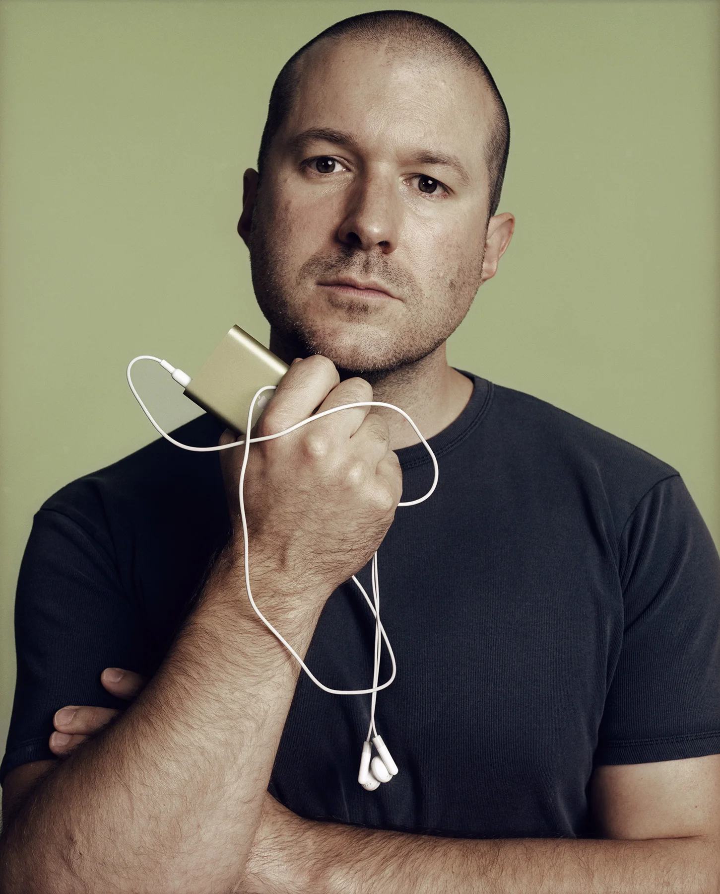 jonathan-ive-by-patrick-fraser-studio-contour.jpg