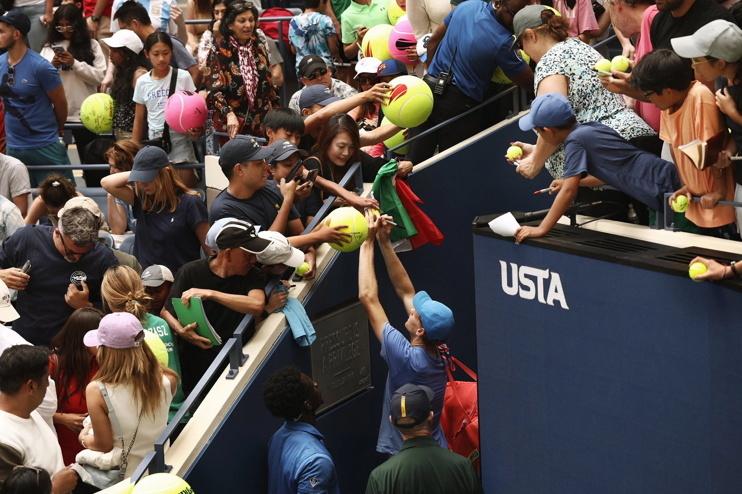 patrick-fraser-us-open-tennis-fans-sinner-NYC-sport-web-PFS_3960.jpg