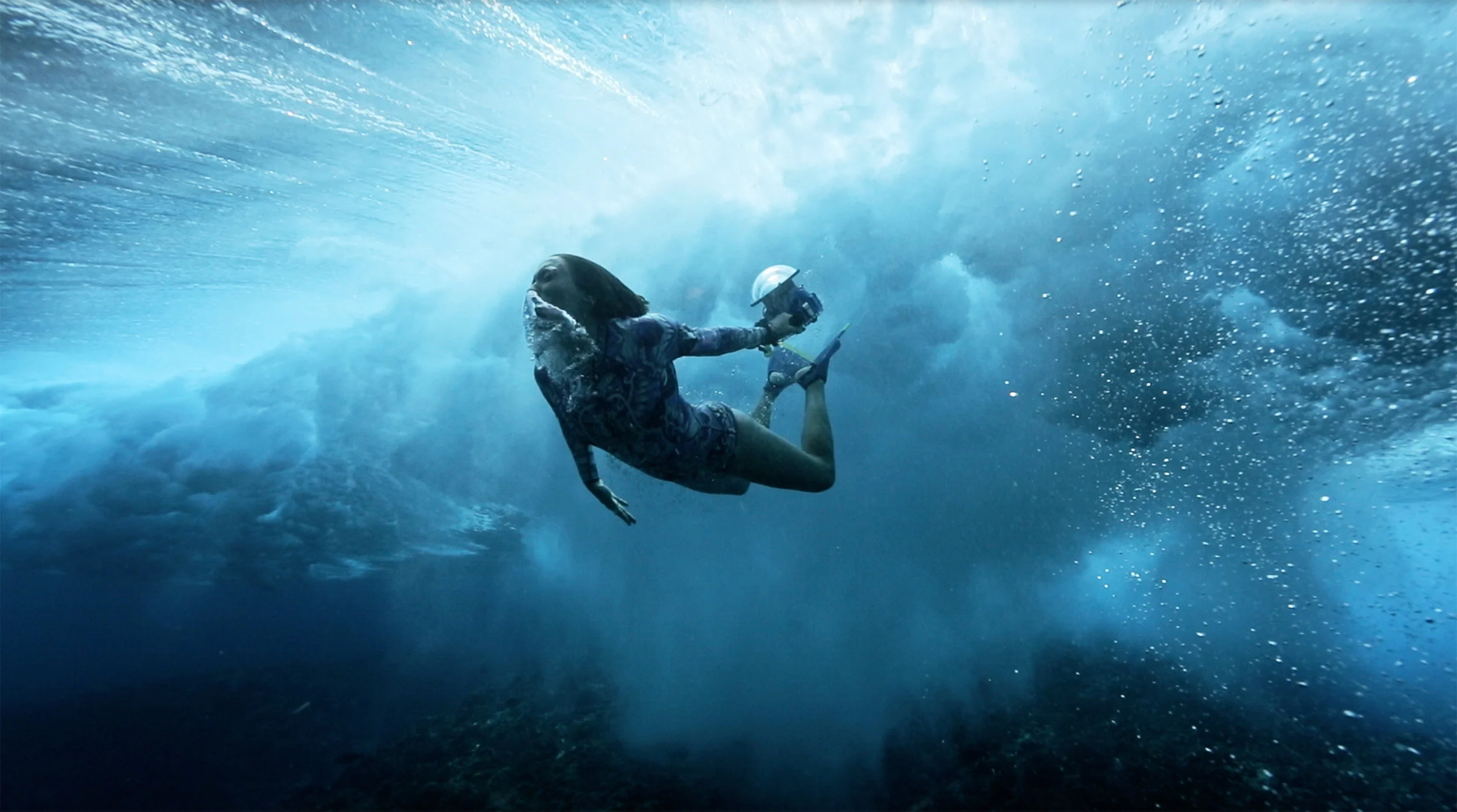 da216cb81d6e-In_Perpetual_Motion_Ben_Thouard_Tahiti_2.jpg