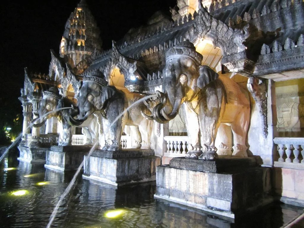 phuket-fantasea (14).jpg