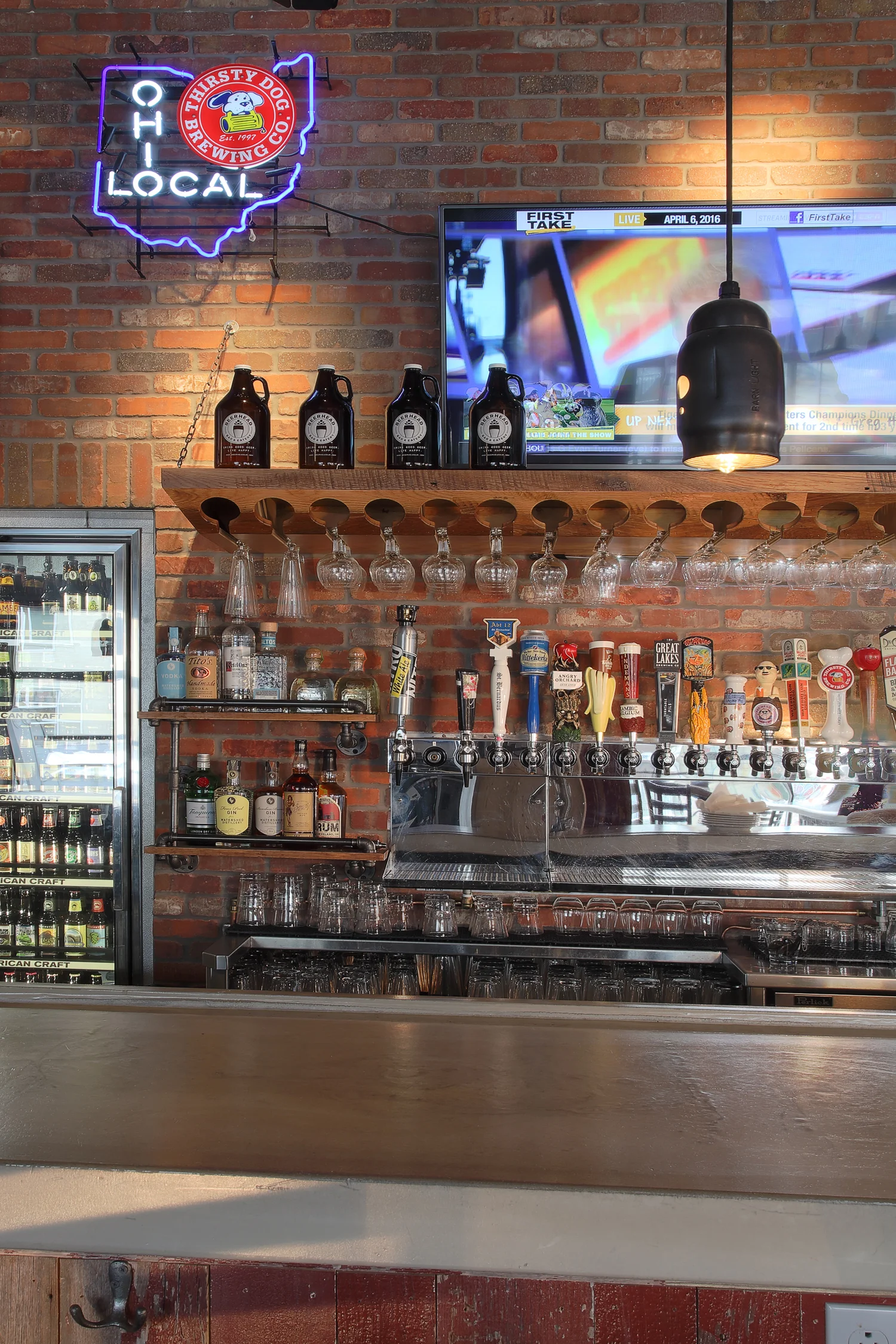 BEERHEAD BAR & EATERY // THE FLATS CLEVELAND, OH — RUSTBELT RECLAMATION